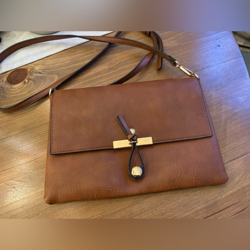 EUC - Vegas Crossbody